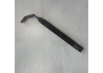 Стойка чистика катка 465486-M Стойка чистика катка 465486-M